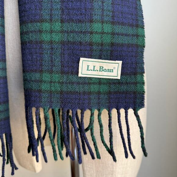 L.L.Bean Wool Blend Plaid Scarf Green Blue Tartan Made in Italy 50"x12" - Picture 4 of 5